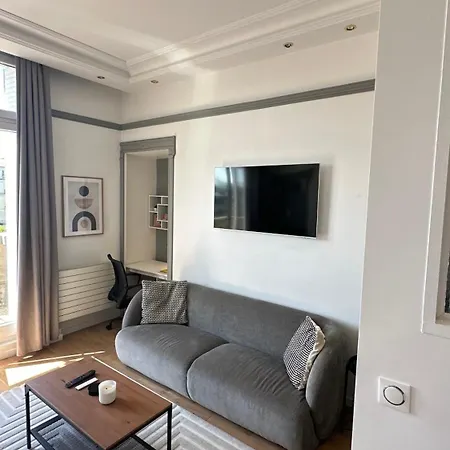 Luxueuse Avenue Des Champs-élysées Appartamento